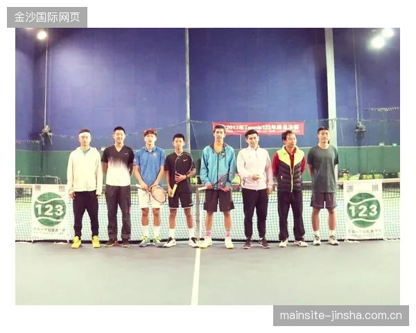 网球选手体能团队化保障高强度对决——打造巅峰战斗力的全方位支持